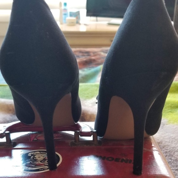 Betsey Johnson Classic Black Suede Bow Pumps Size 10 - Picture 8 of 8